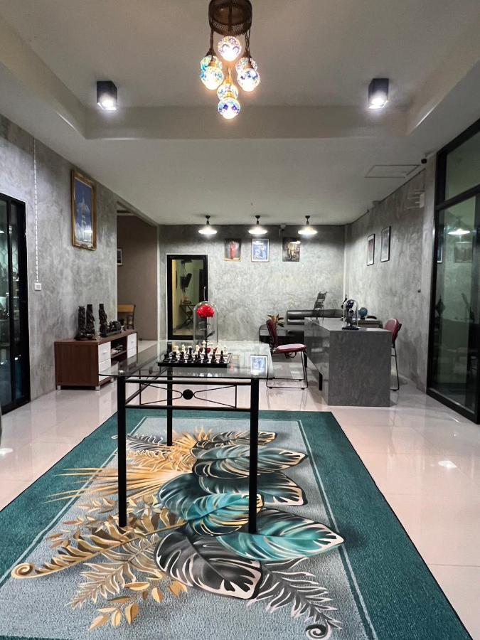 V Tharm Hotel Ούντον Τάνι Εξωτερικό φωτογραφία
