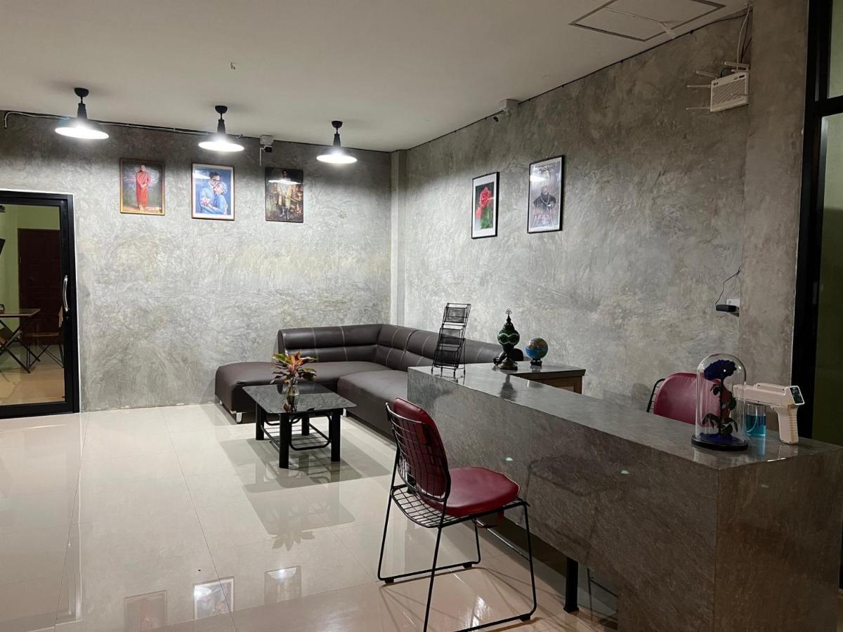 V Tharm Hotel Ούντον Τάνι Εξωτερικό φωτογραφία