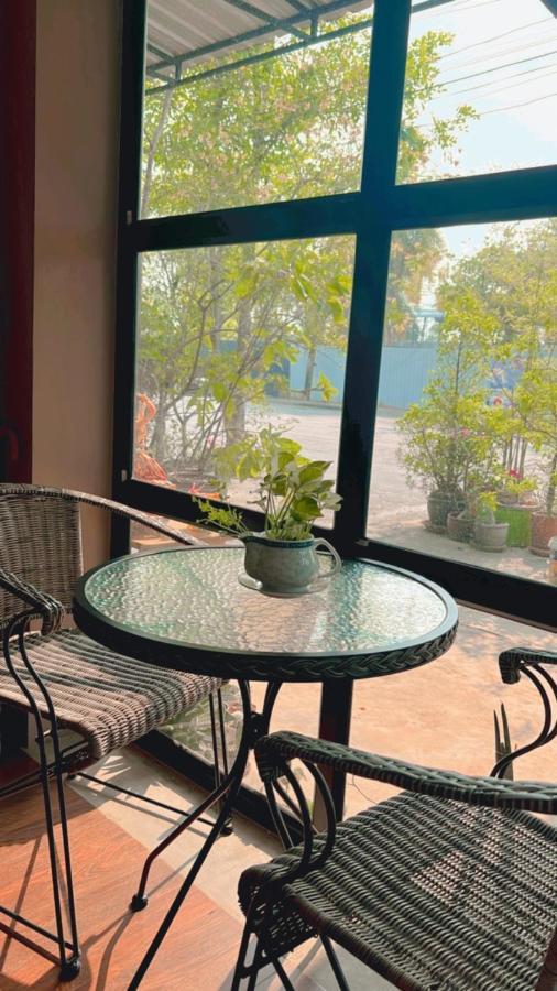V Tharm Hotel Ούντον Τάνι Εξωτερικό φωτογραφία