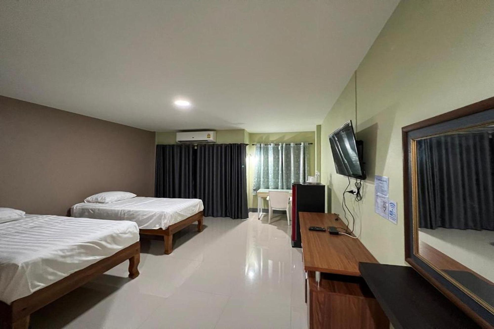 V Tharm Hotel Ούντον Τάνι Εξωτερικό φωτογραφία