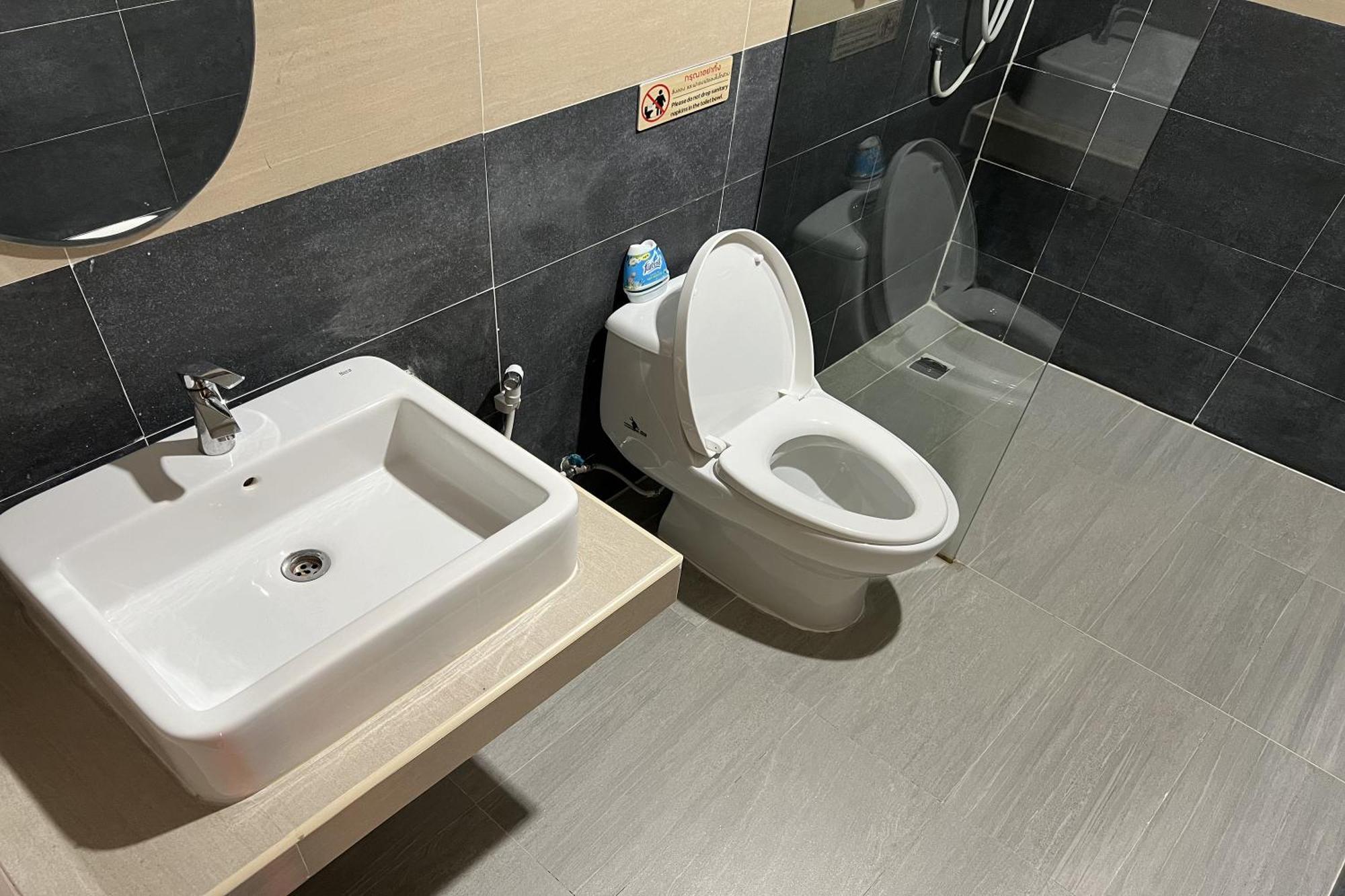 V Tharm Hotel Ούντον Τάνι Εξωτερικό φωτογραφία