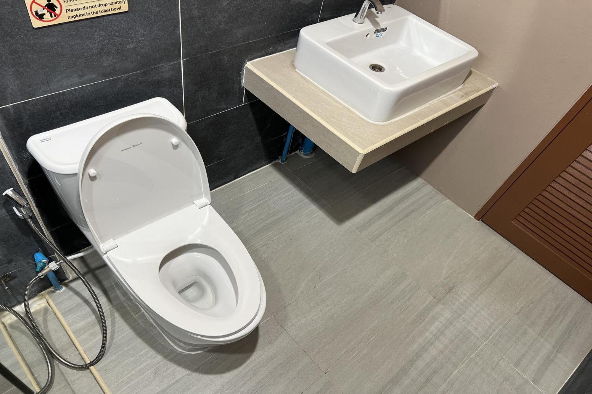 V Tharm Hotel Ούντον Τάνι Εξωτερικό φωτογραφία