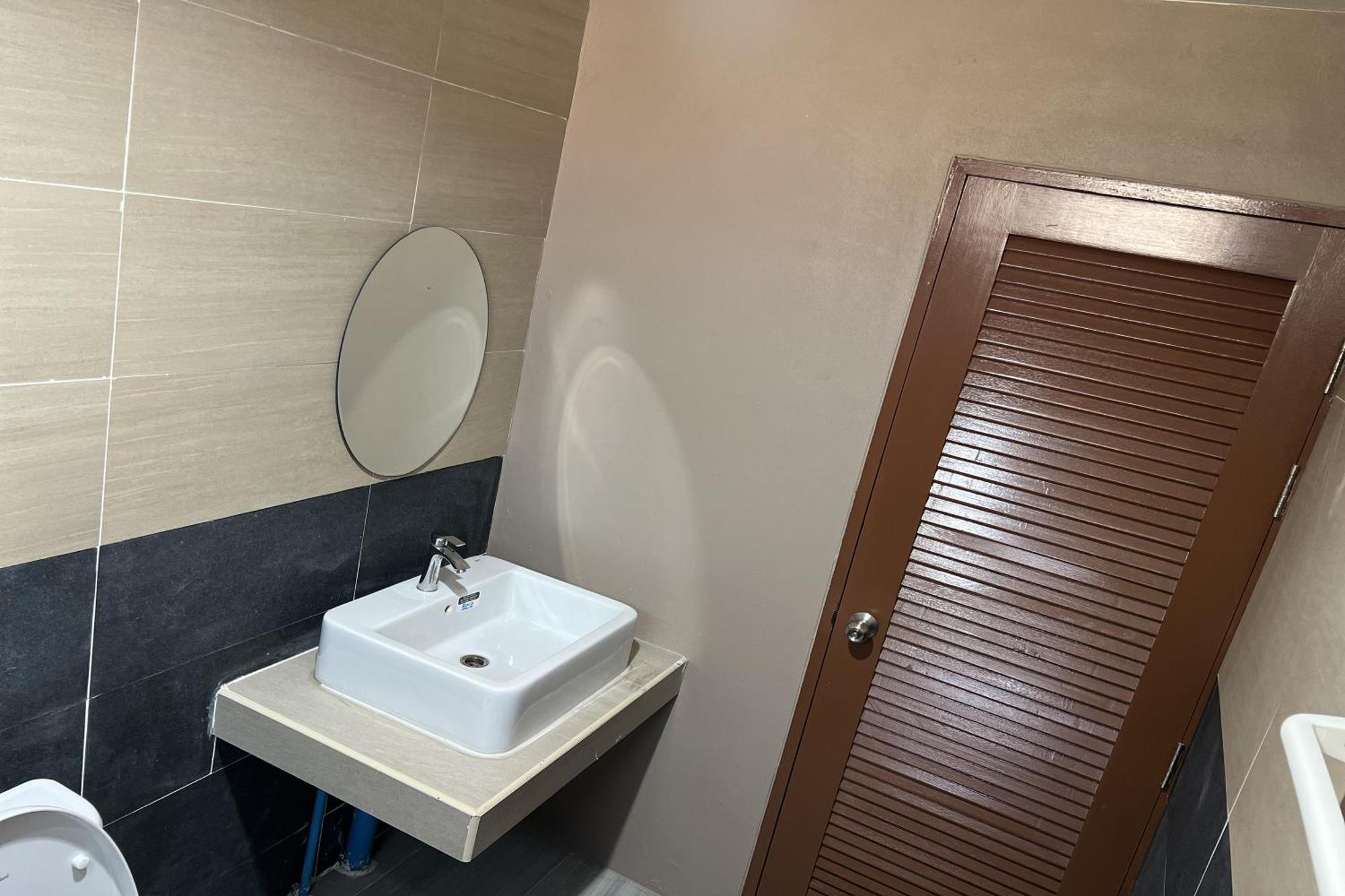V Tharm Hotel Ούντον Τάνι Εξωτερικό φωτογραφία