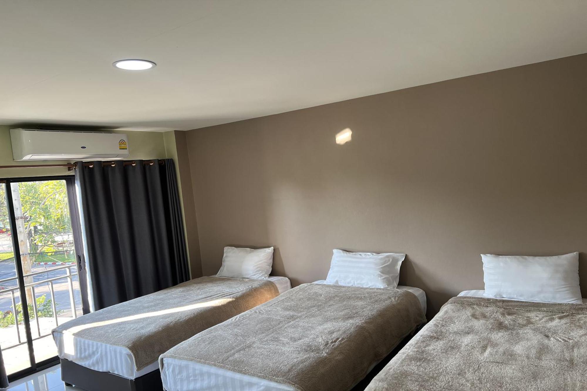 V Tharm Hotel Ούντον Τάνι Εξωτερικό φωτογραφία