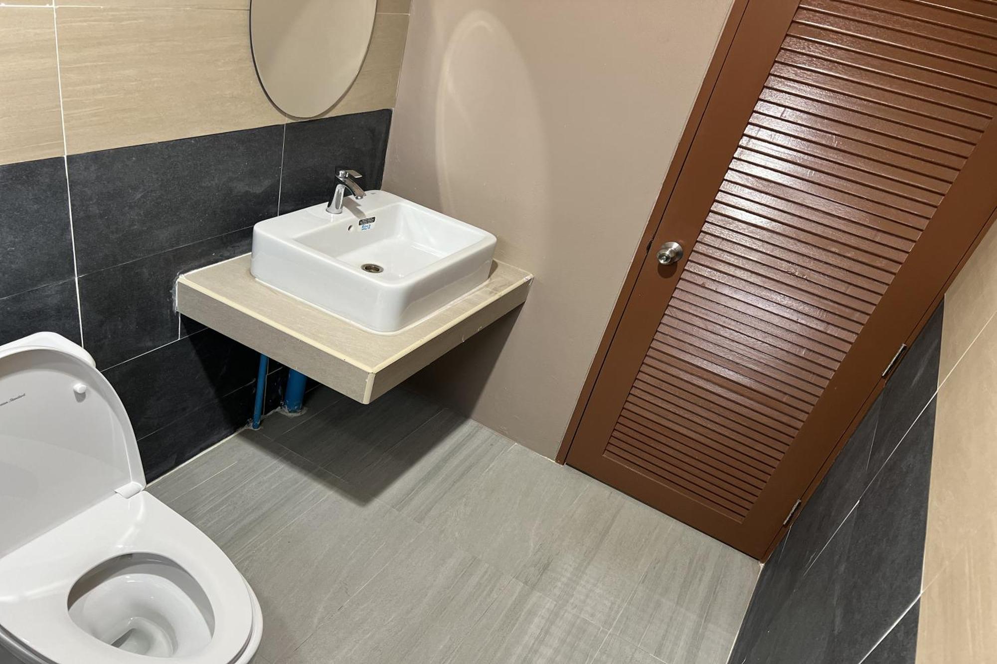 V Tharm Hotel Ούντον Τάνι Εξωτερικό φωτογραφία