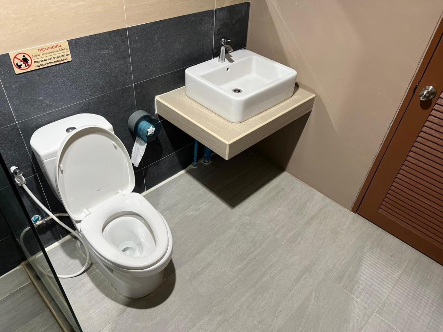V Tharm Hotel Ούντον Τάνι Εξωτερικό φωτογραφία
