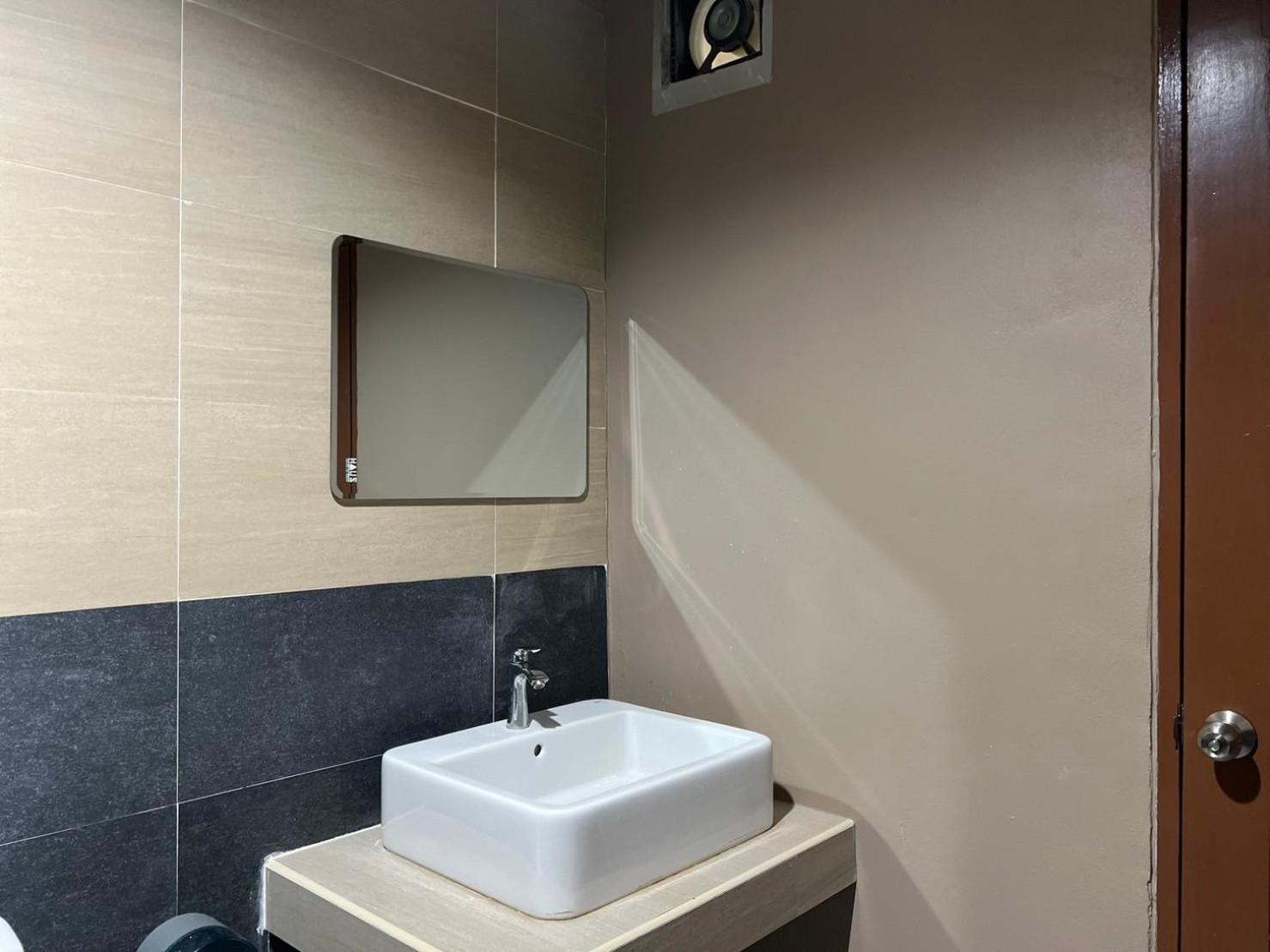 V Tharm Hotel Ούντον Τάνι Εξωτερικό φωτογραφία